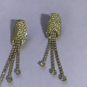 Sparkly earrings*